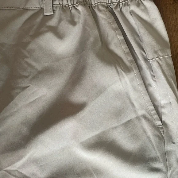 Gradual L gray Flat Front Shorts with Classic Design - Picture 4 of 5